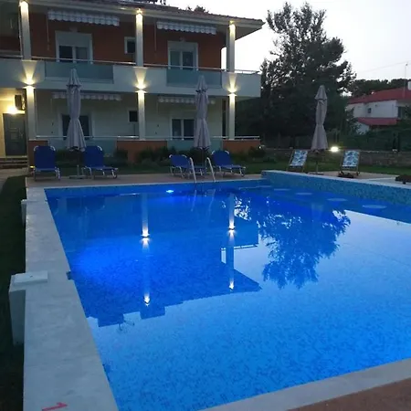 Laida بيت ضيافة Prínos