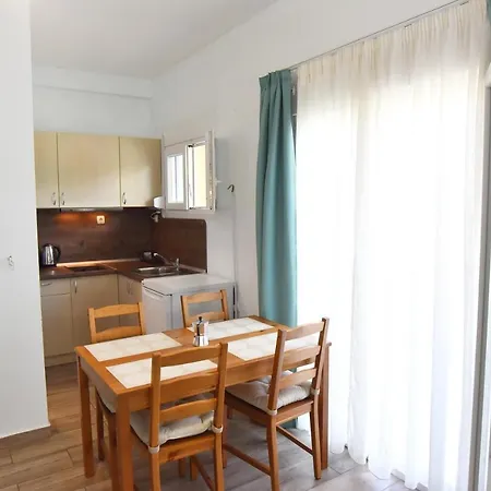 Laida بيت ضيافة Prínos