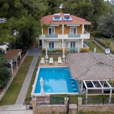 Laida بيت ضيافة Prínos