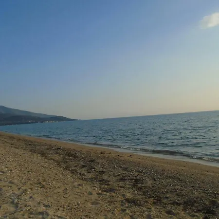 Laida بيت ضيافة Prínos