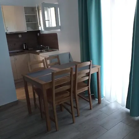 بيت ضيافة Laida Prínos